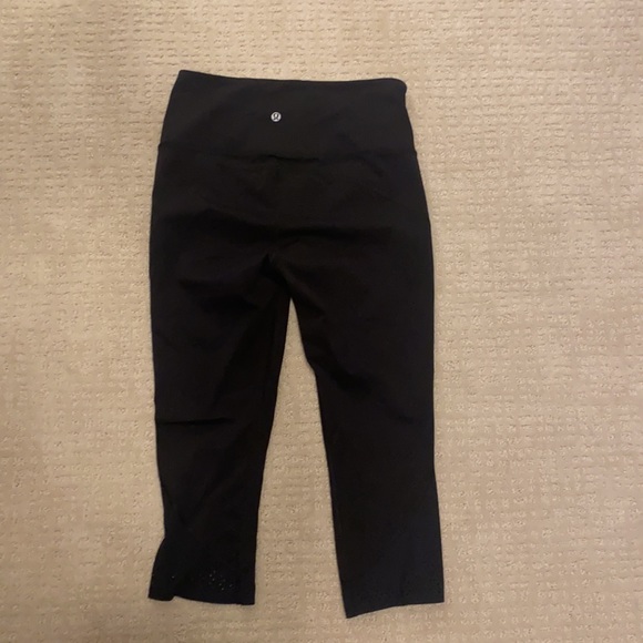 Lululemon cropped leggings - Picture 2 of 6